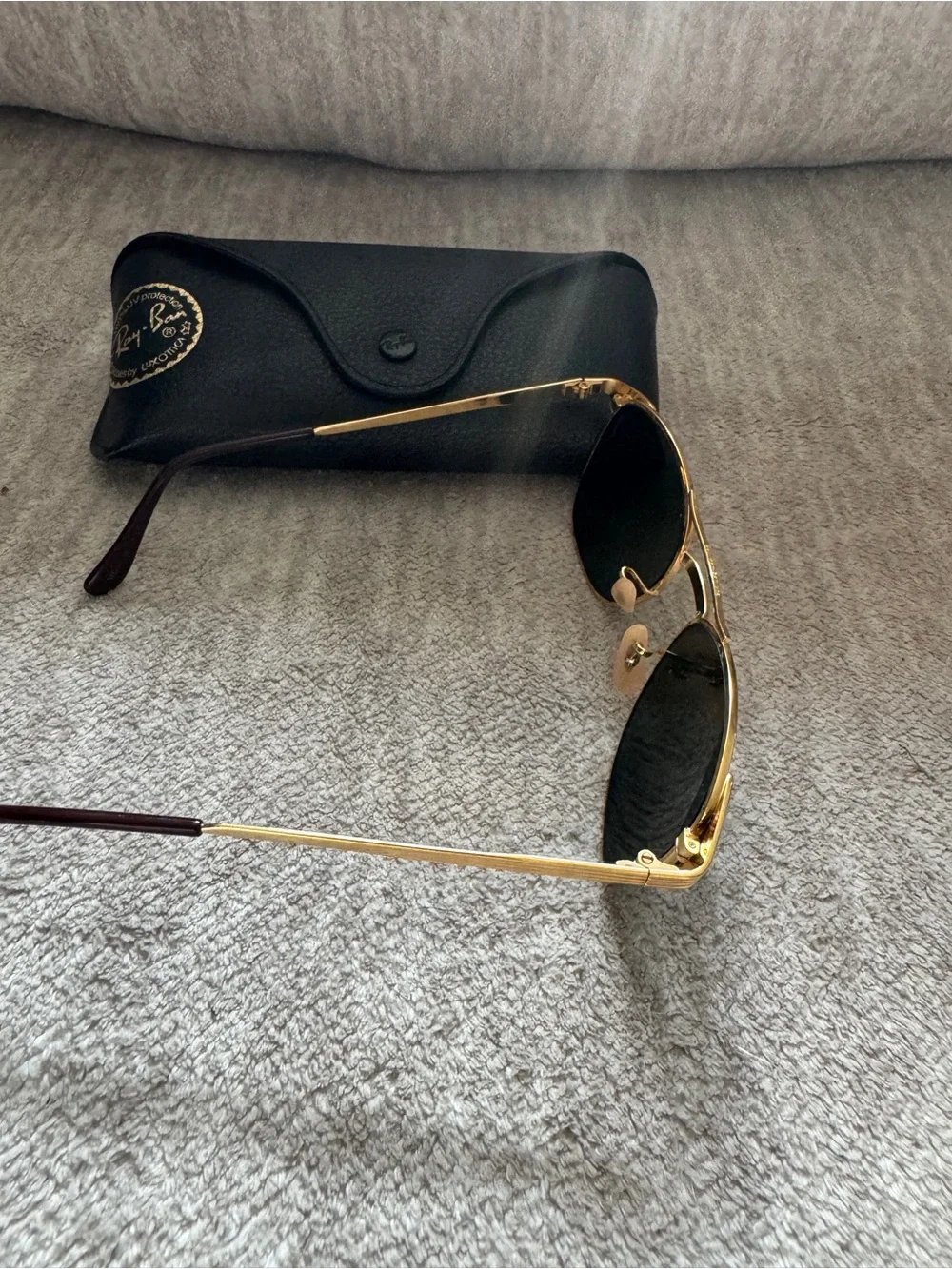 Ray-Ban distinctive gold